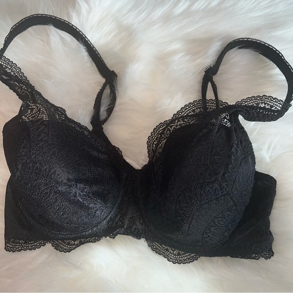 Simone Perele
Karma 3D
Molded Bra
Black
34D - Picture 7 of 13